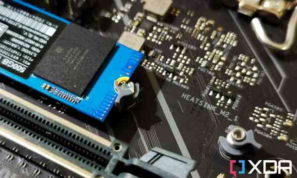 ASUS-TUF-Gaming-Z690-Plus-WiFi-D4-m2-slots