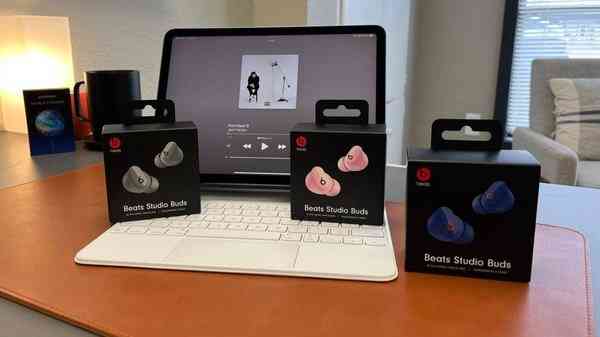 Beats-Studio-Buds0000