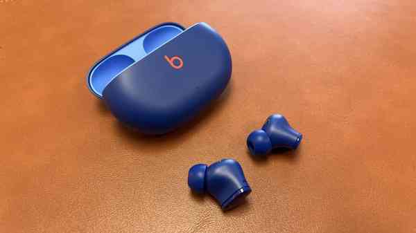 Beats-Studio-Buds0003