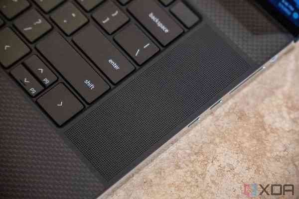 Dell-XPS-17-2022-5-1024x683-1