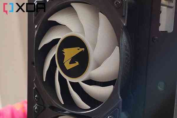 Gigabyte-Aorus-Waterforce-x360-fans