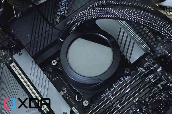 How-to-install-a-CPU-cooler-3-1024x683-1 How-to-install-a-CPU-cooler-3-1024x683-1
