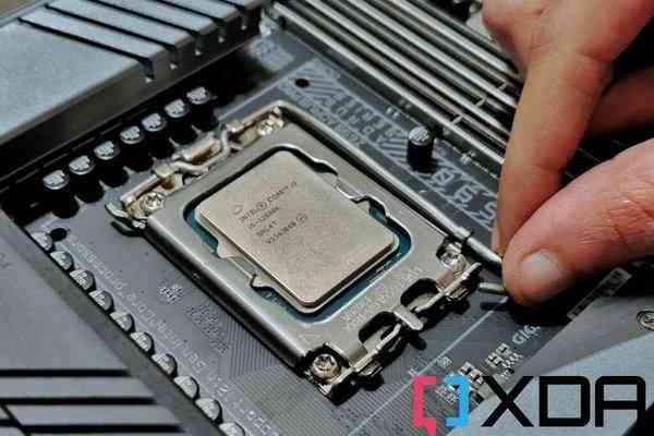 How-to-install-a-CPU-on-the-motherboad-1024x683-1 How-to-install-a-CPU-on-the-motherboad-1024x683-1