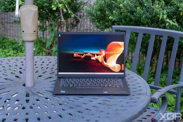 Lenovo-ThinkPad-X1-Carbon-12-1024x683-1 Lenovo-ThinkPad-X1-Carbon-12-1024x683-1