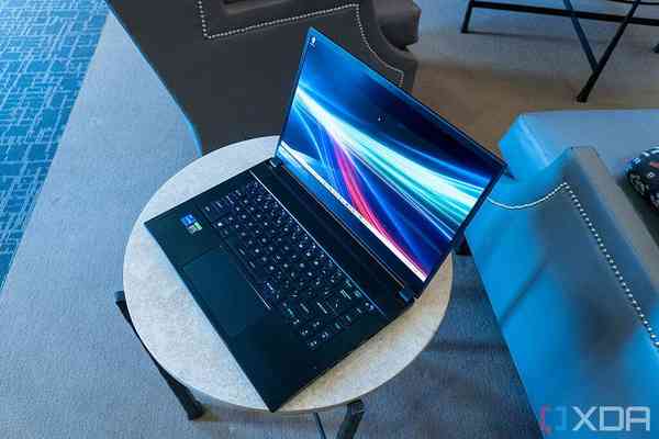 MSI-Creator-15-16-1024x683-1