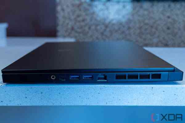 MSI-Creator-15-18-1024x683-1