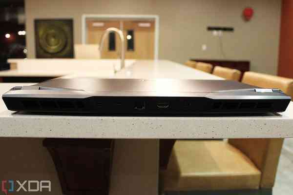 MSI-Raider-GE76-10-1024x683-1 MSI-Raider-GE76-10-1024x683-1