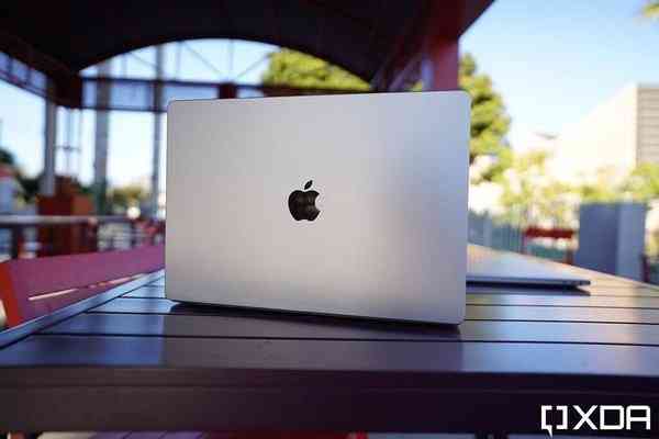 MacBook-Pro-M1-Max-2021-XDA-ssdffeffke2432-1024x683-1
