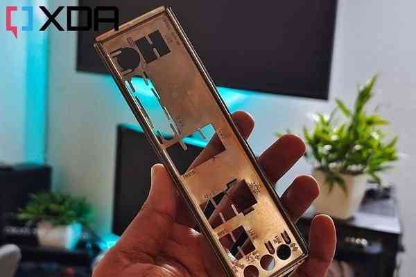 Motherboard-IO-plate-1024x683-1