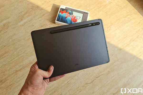 Samsung-Galaxy-Tab-S7-XDA-Review-back-panel-s-pen-1024x683-1