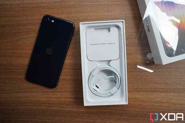 iPhone-SE-3-2022-unboxing-4-1024x683-1