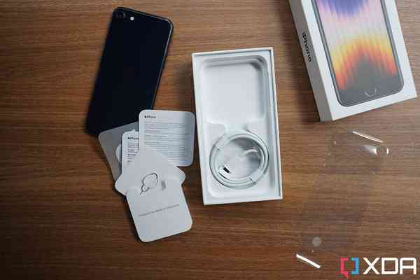 iPhone-SE-3-2022-unboxing-5-1024x683-1