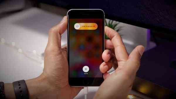 iPhone-SE-Force-Restart-Slide-to-power-off