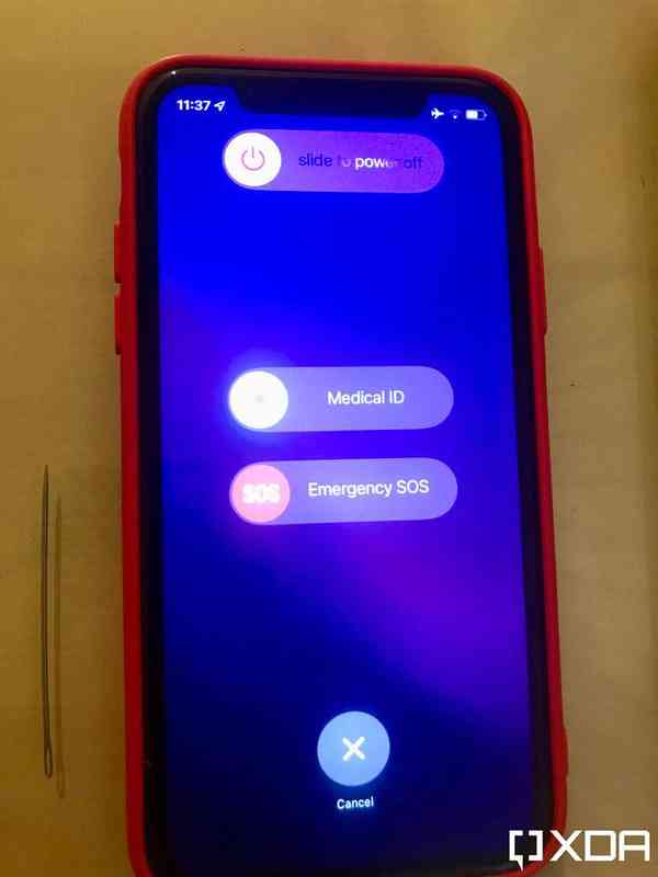 insert-sim-card-on-iPhone-2-768x1024-1