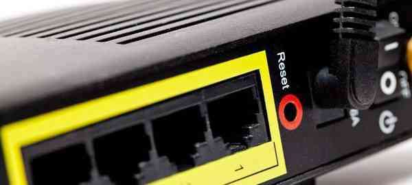 reset-wirless-wi-fi-router-featured