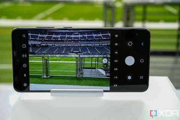 samsung-galaxy-s21-fe-xda-hands-on-20-1024x683-2