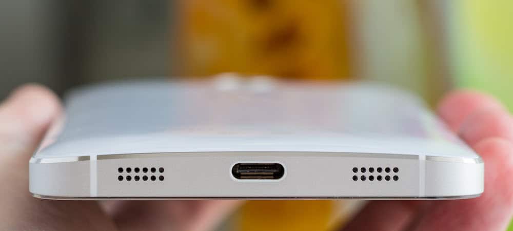 usb-c-port-phone-featured usb-c-port-phone-featured
